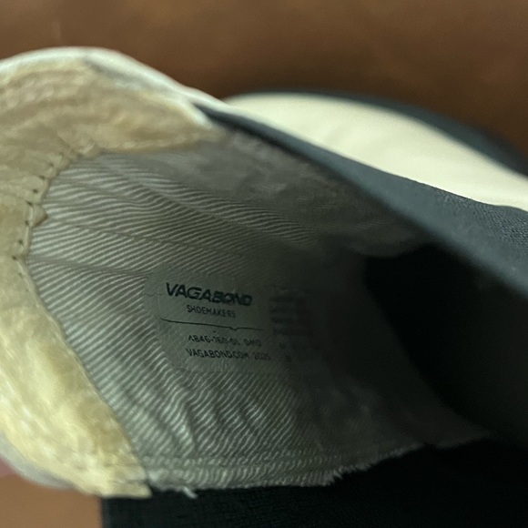 SOLD - Vagabond Tara Platform Chelesa Boots (size 9) - Picture 10 of 11